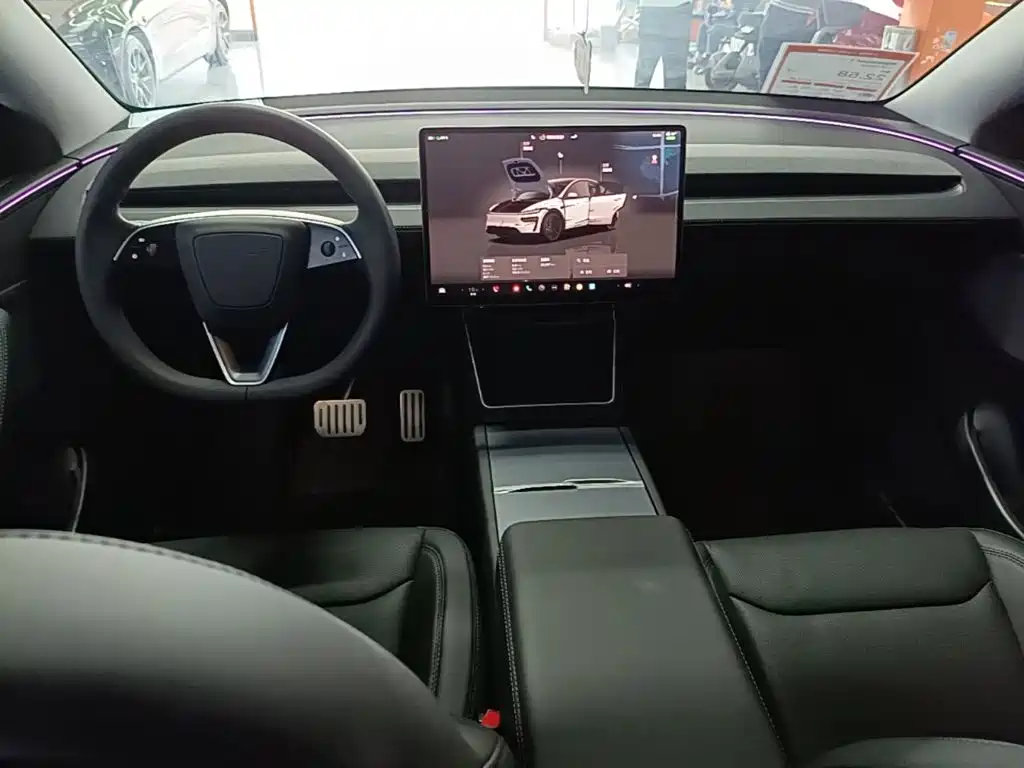 Tesla Model Y 2025 — фото 10
