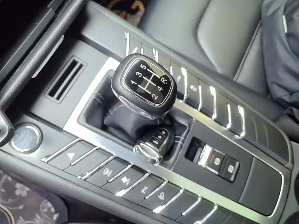 Zotye SR9 2017 — фото 14