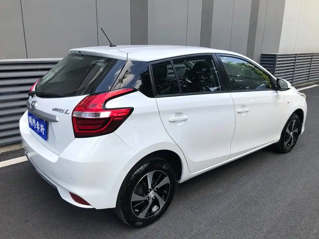 Toyota Yaris L 2018 — фото 12