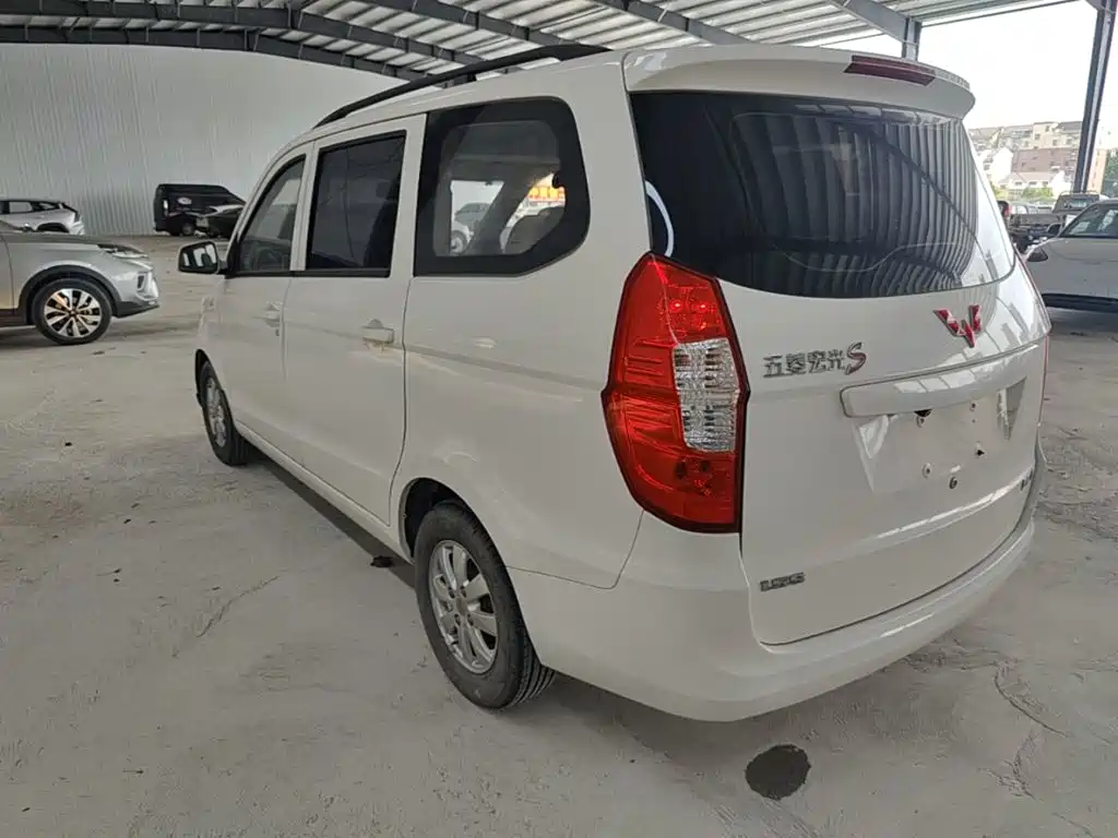 Wuling Hongguang 2018 — фото 23