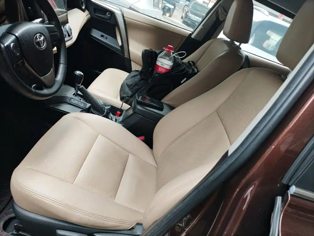 Toyota RAV4 2014 — фото 11
