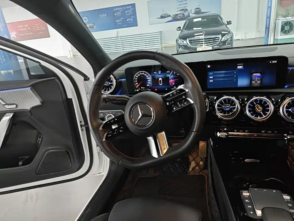 Mercedes-Benz A-Class 2023 — фото 17