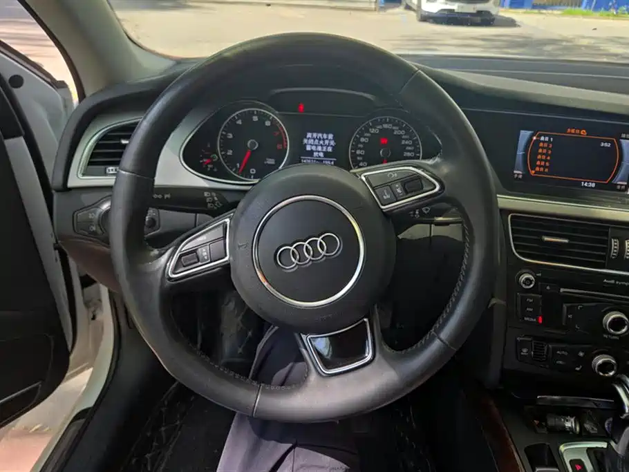 Audi A4L 2014 — фото 15
