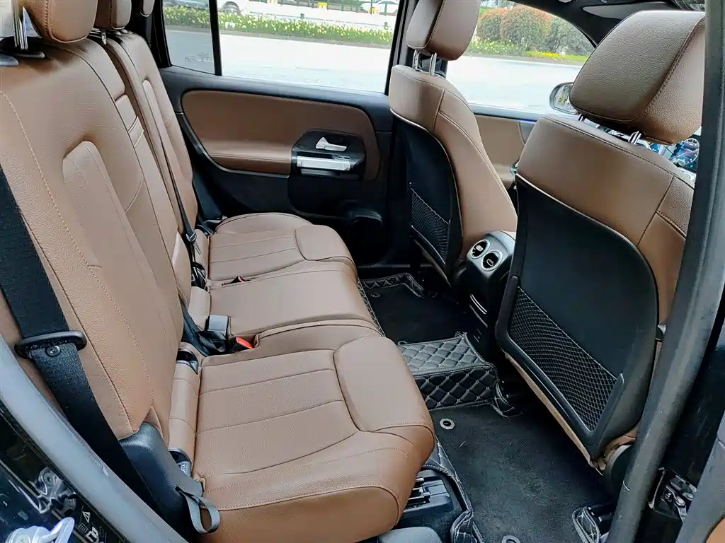 Mercedes-Benz GLB 2023 — фото 10