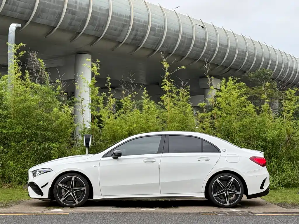 Mercedes-Benz A-Class AMG 2024 — фото 3
