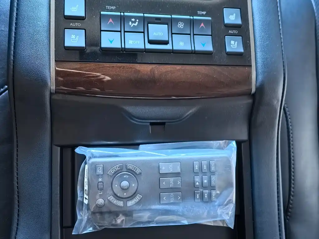 Lexus LX 2016 — фото 10