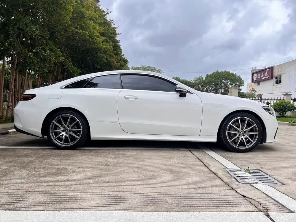 Mercedes-Benz E-Class 2023