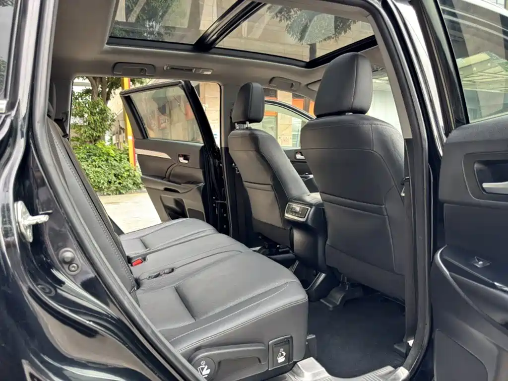 Toyota Highlander 2015 — фото 17