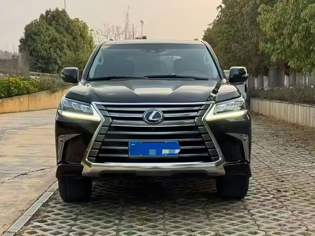 Lexus LX 2017 — фото 2