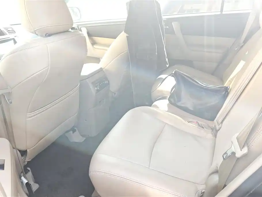 Toyota Highlander 2014 — фото 11