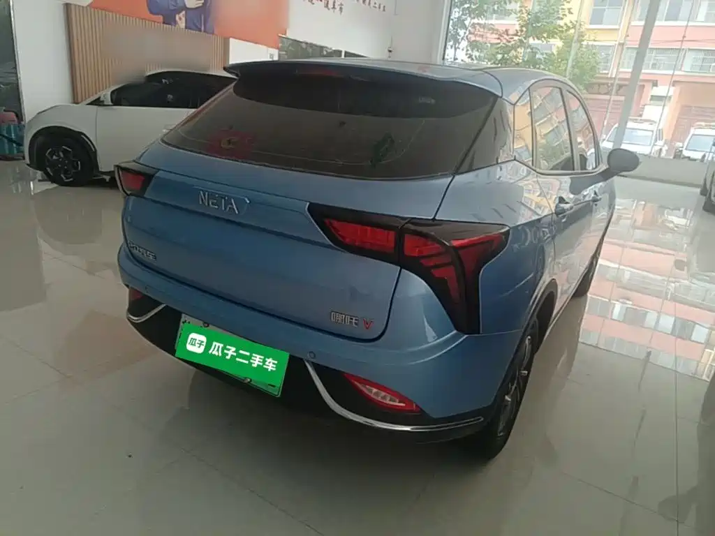 Neta V 2022