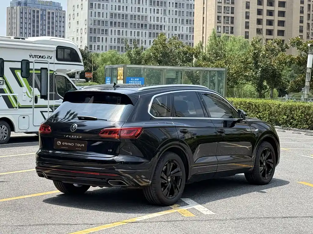Volkswagen Touareg 2021 — фото 10