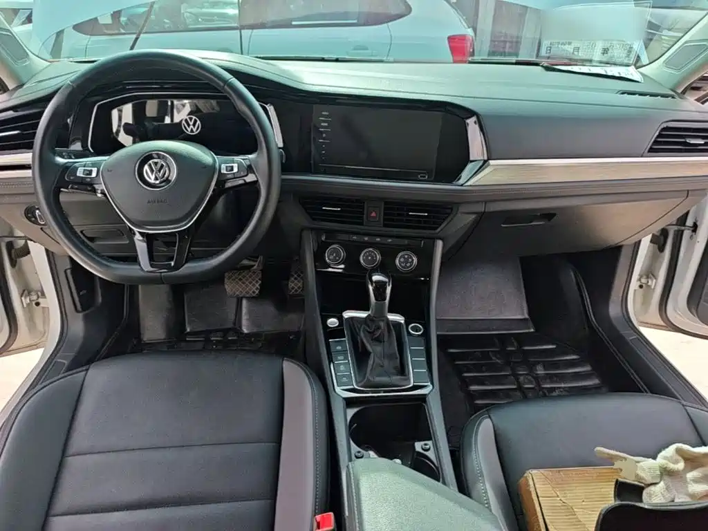 Volkswagen Sagitar 2021