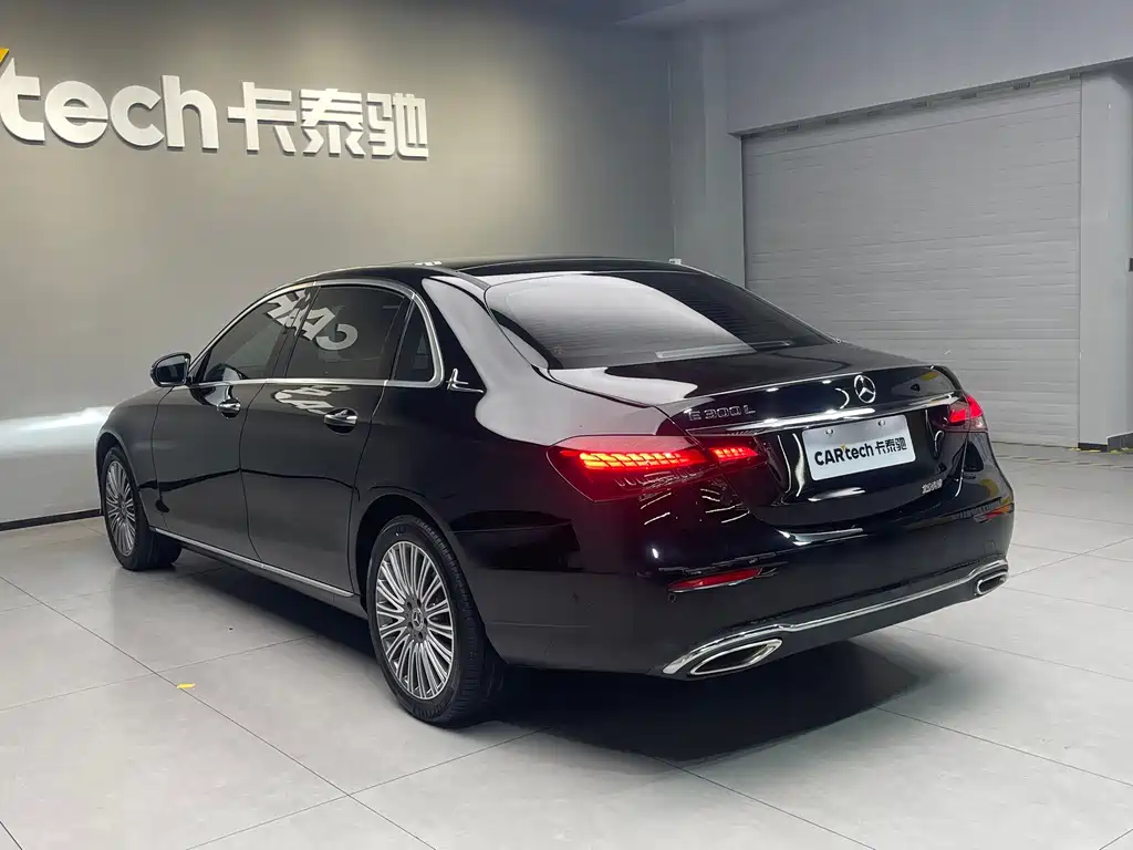 Mercedes-Benz E-Class 2022 — фото 8