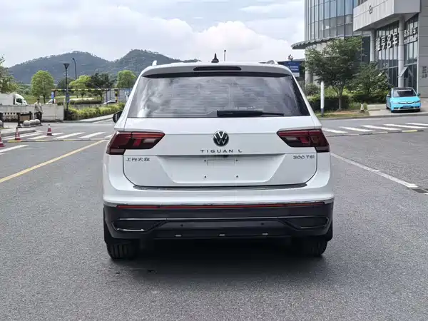 Volkswagen Tiguan L 2025
