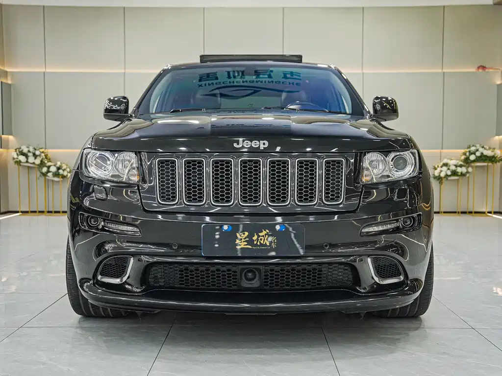 Jeep Grand Cherokee SRT 2012 — фото 3