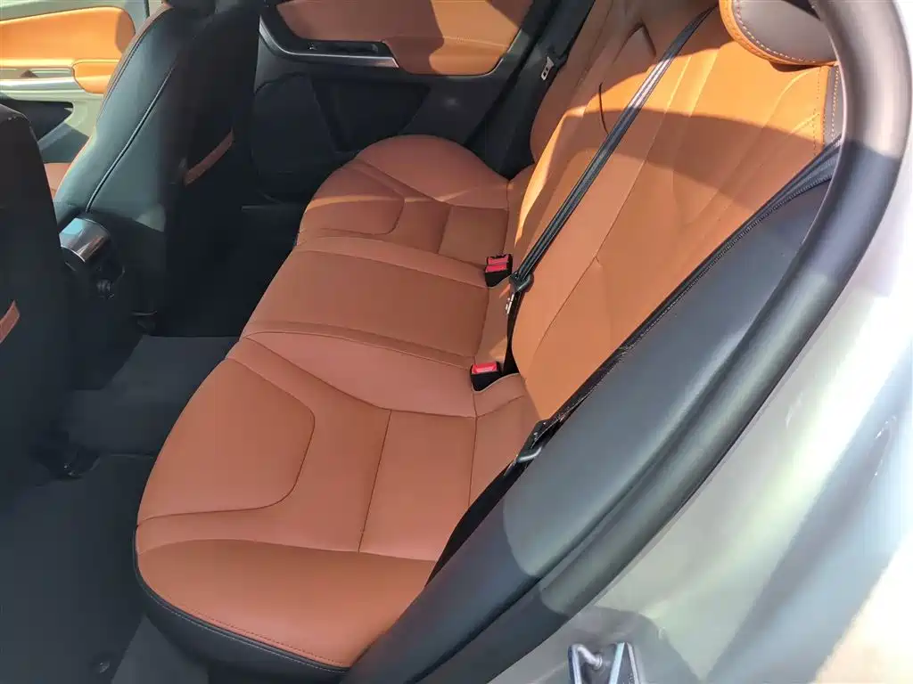 Volvo S60 2017 — фото 17