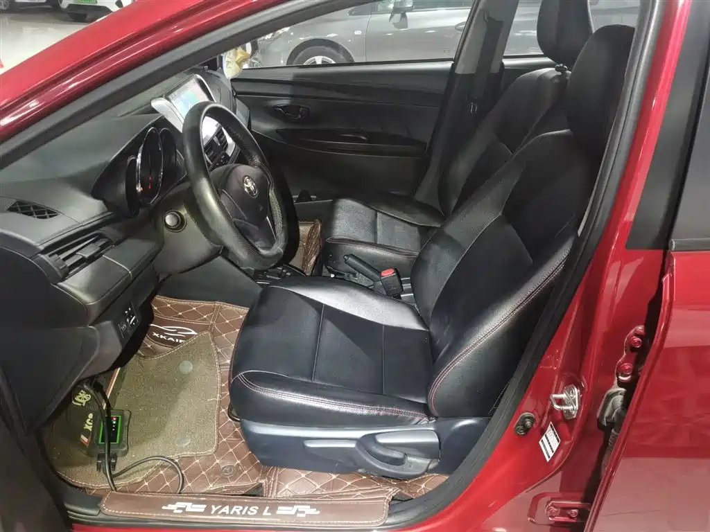 Toyota Yaris L 2020 — фото 11