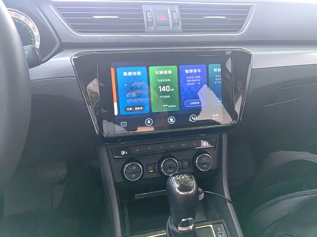 Skoda Superb 2018 — фото 13