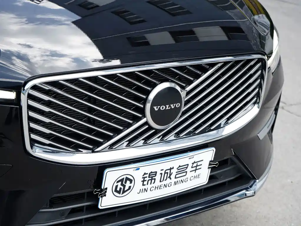 Volvo XC60 2025 — фото 22