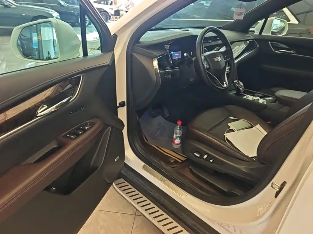 Cadillac XT6 2020 — фото 16