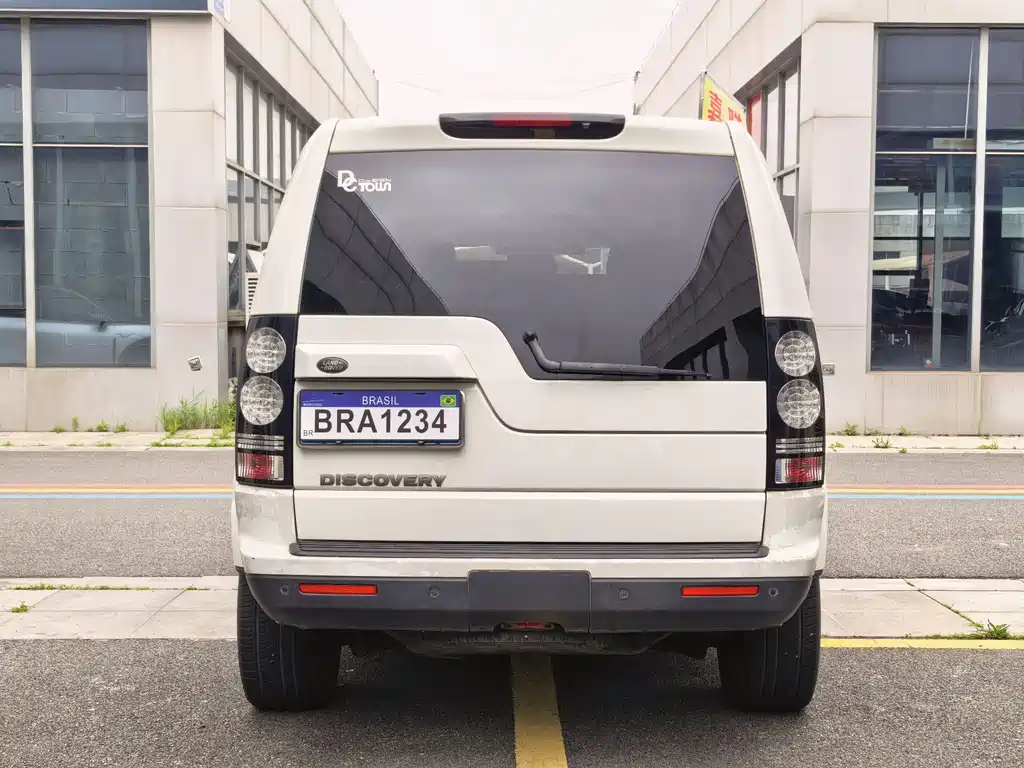 Land Rover Discovery 2016 — фото 10
