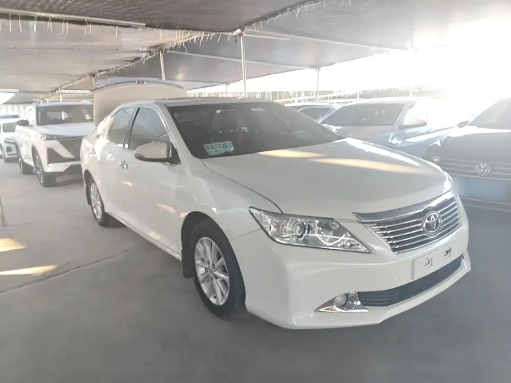 Toyota Camry 2014 — фото 22