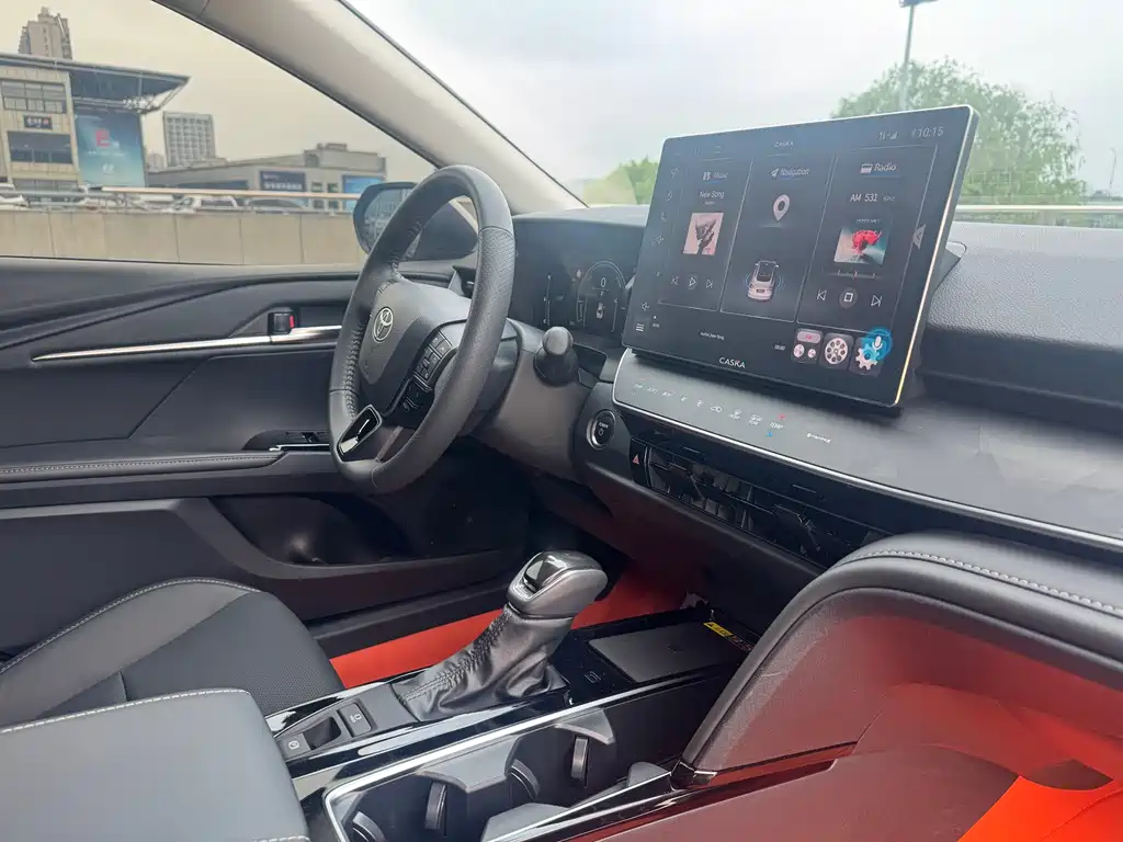 Toyota Camry 2025 — фото 11
