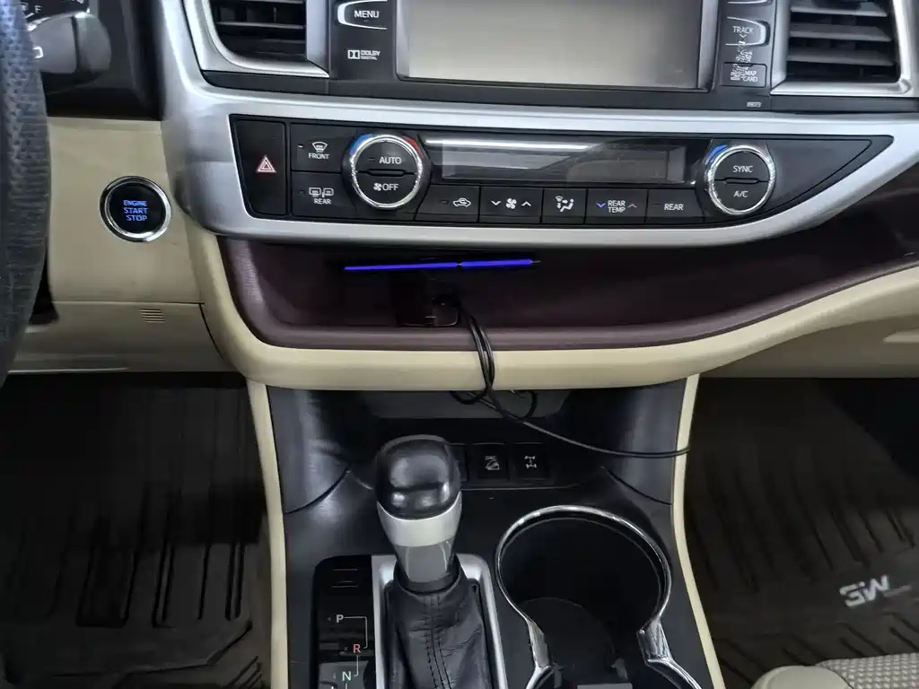 Toyota Highlander 2016 — фото 10