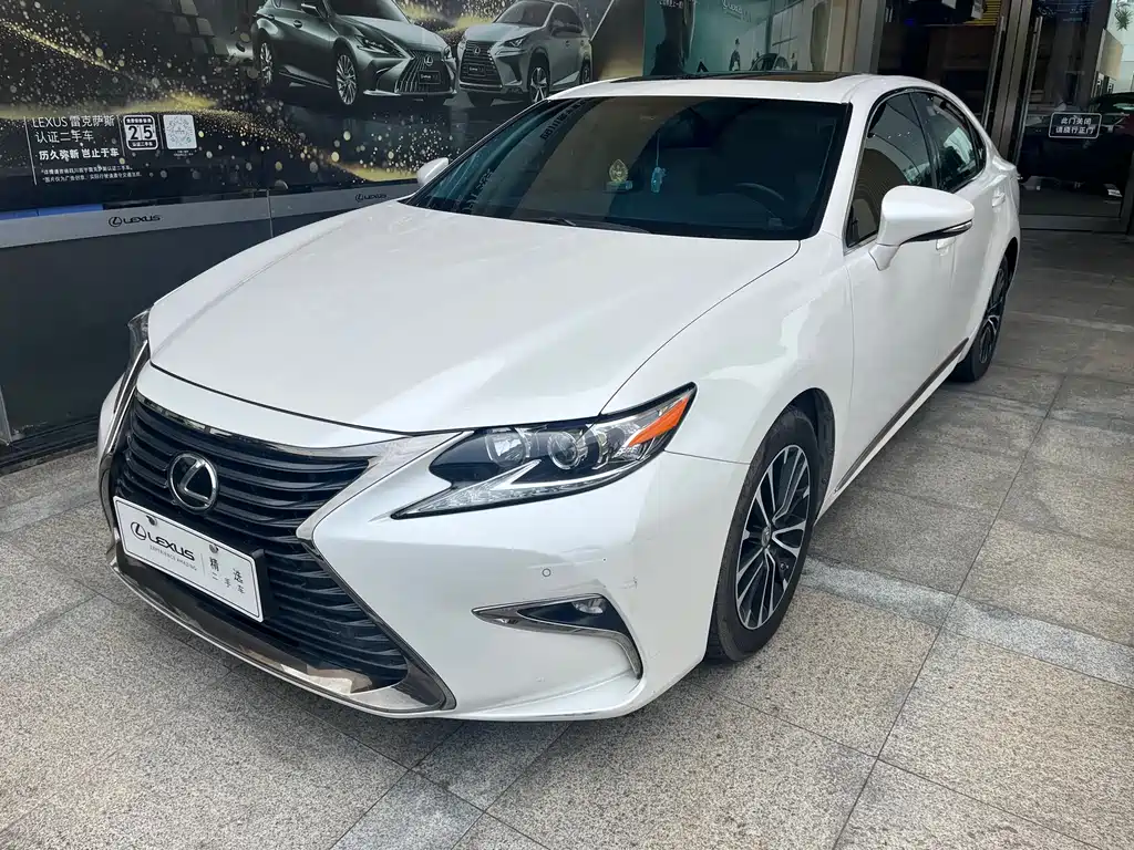 Lexus ES 2016