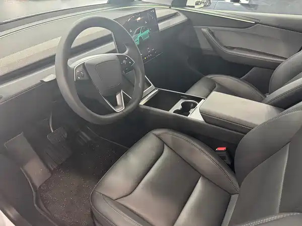 Tesla Model Y 2026