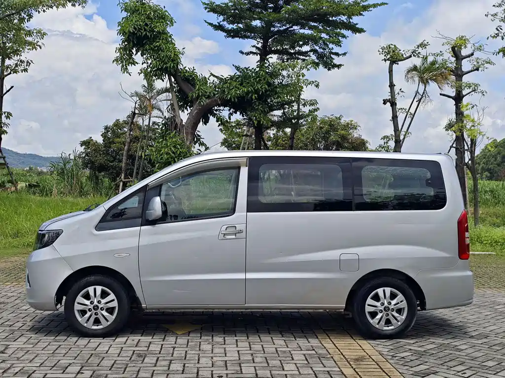 JAC Refine Refine M3 2015 — фото 5
