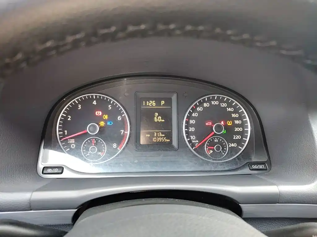 Volkswagen Touran 2015 — фото 12