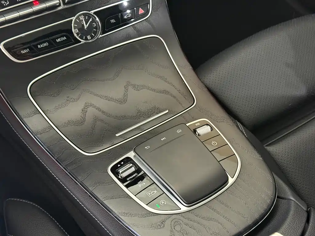 Mercedes-Benz E-Class 2019 — фото 9