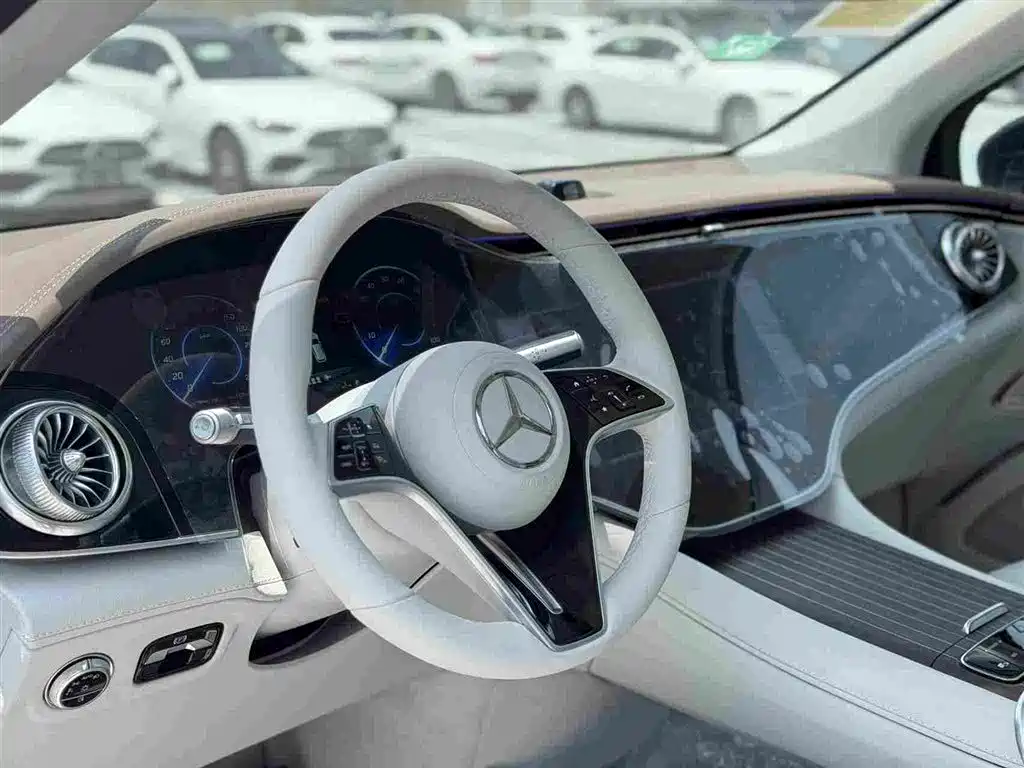 Mercedes-Benz EQS SUV 2026 — фото 15