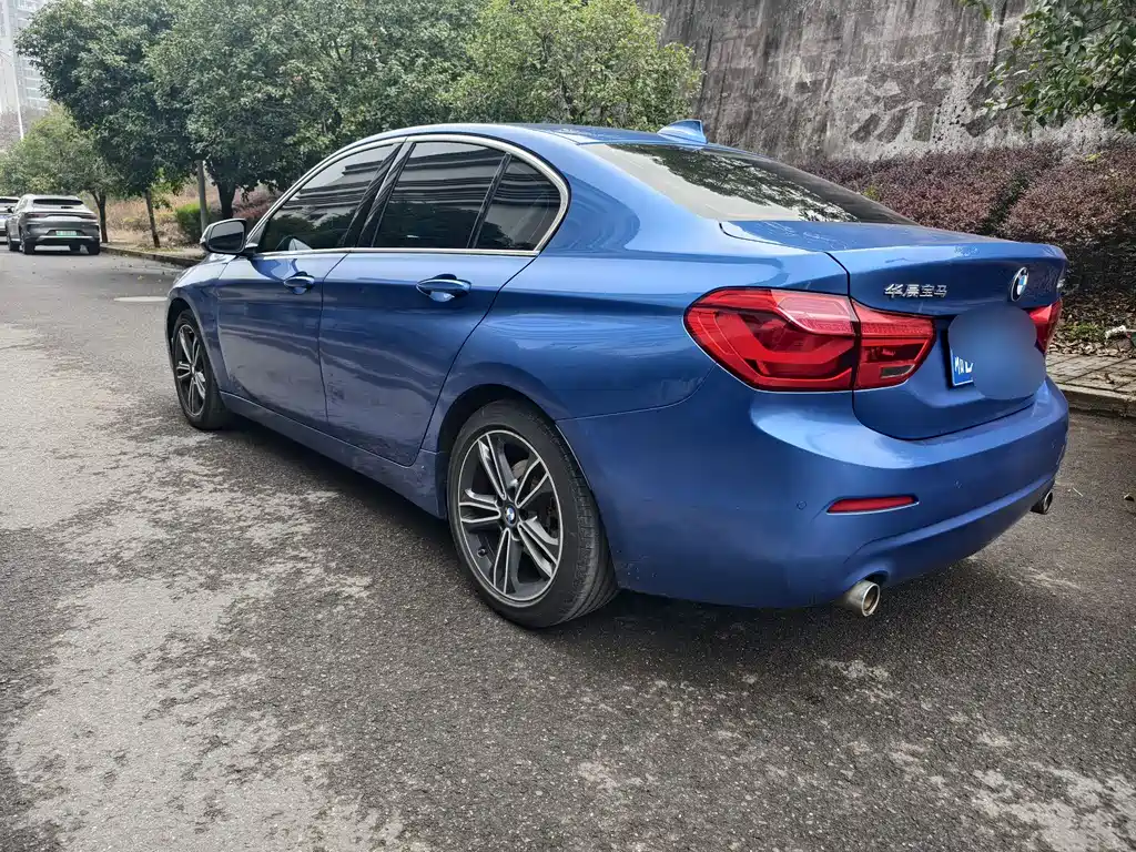 BMW 1 Series 2020 — фото 9