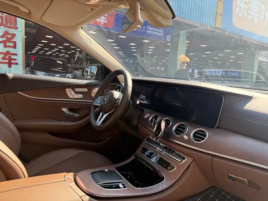 Mercedes-Benz E-Class 2020 — фото 11