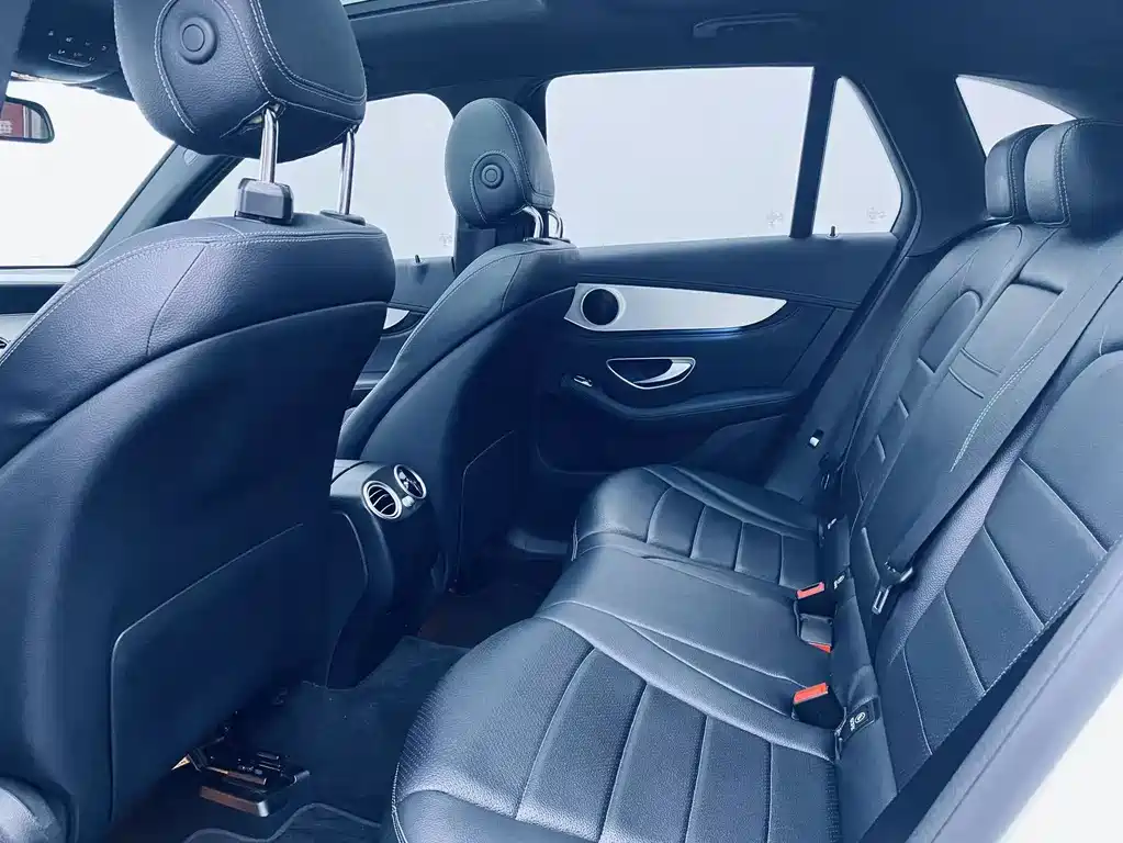 Mercedes-Benz GLC 2016 — фото 16