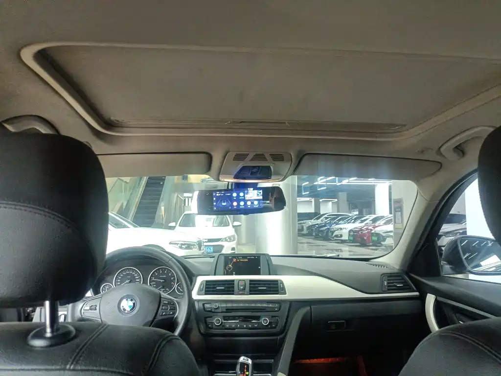 BMW 3 Series 2015 — фото 18