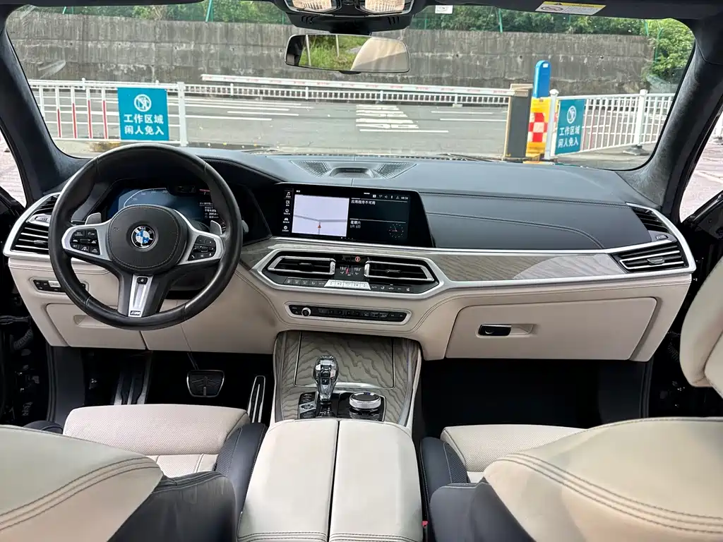 BMW X7 2021 — фото 18