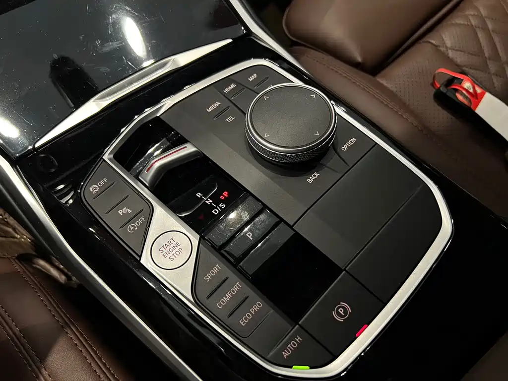 BMW 3 Series 2023 — фото 15