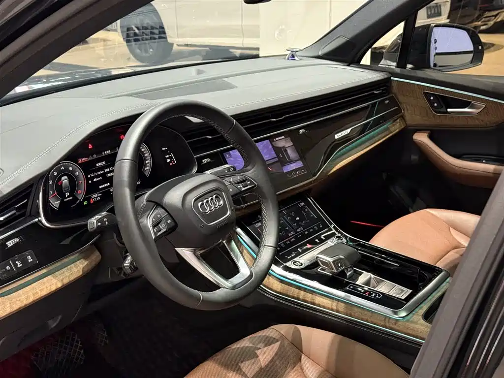 Audi Q7 2025 — фото 14