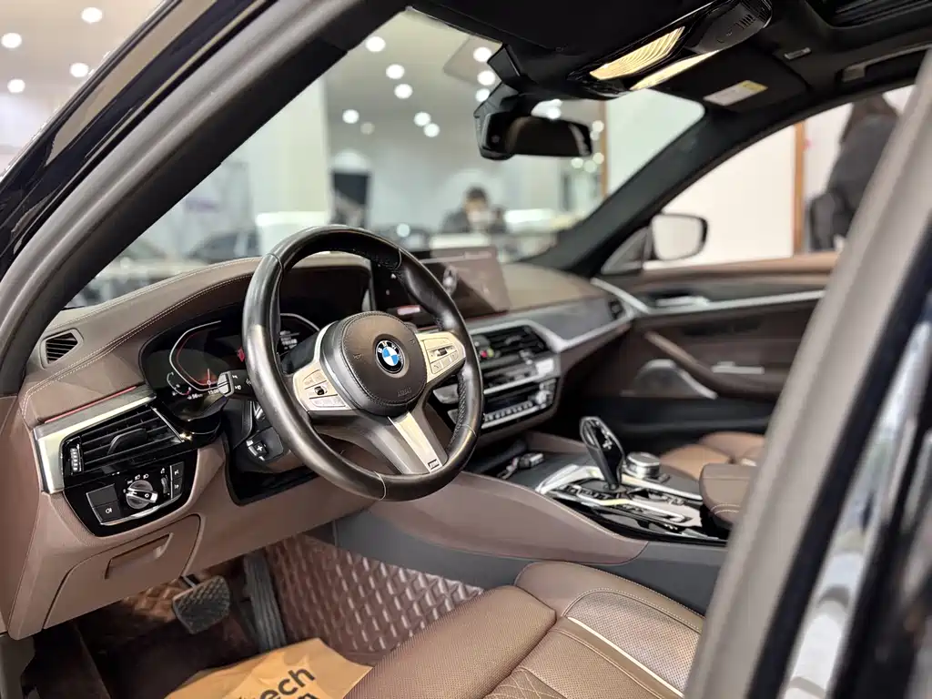 BMW 5 Series 2023 — фото 14