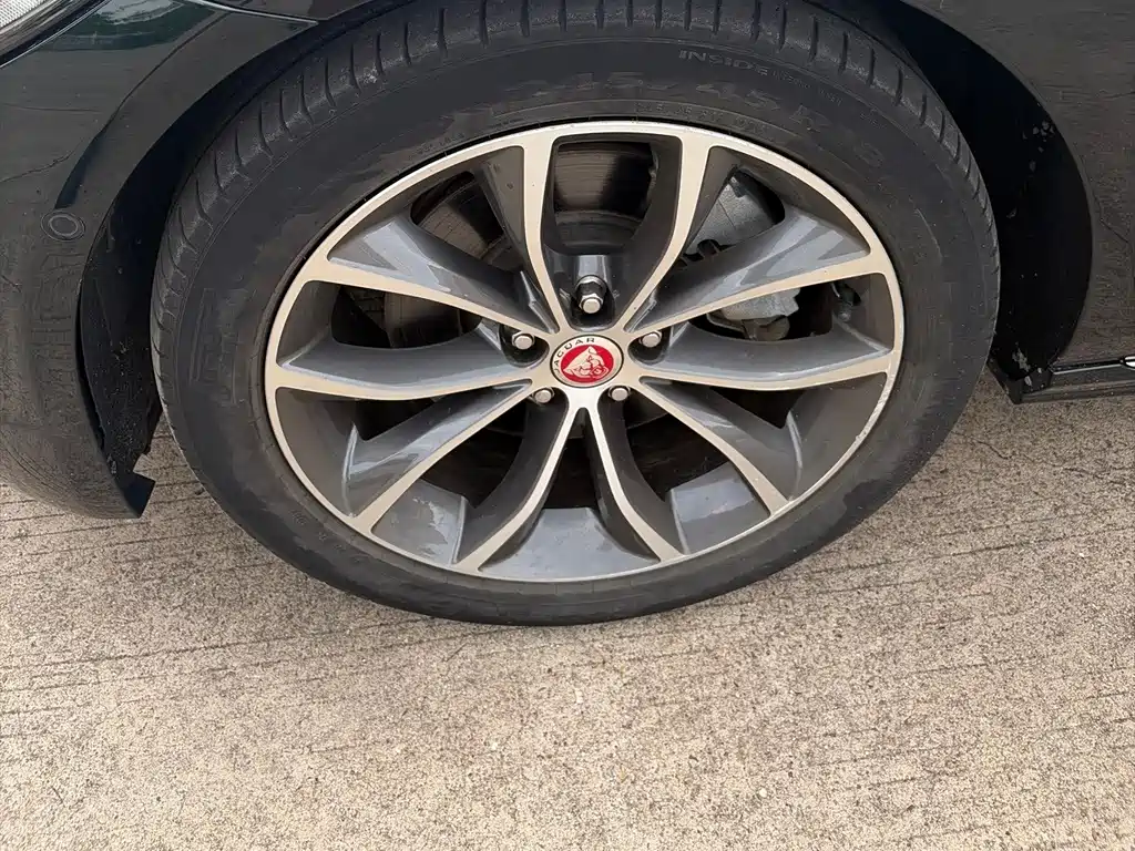 Jaguar XFL 2024 — фото 3