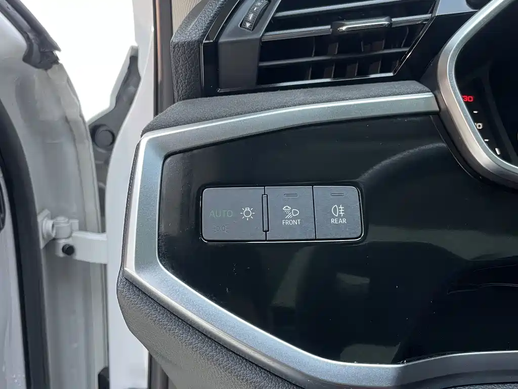Audi Q3 2022 — фото 14