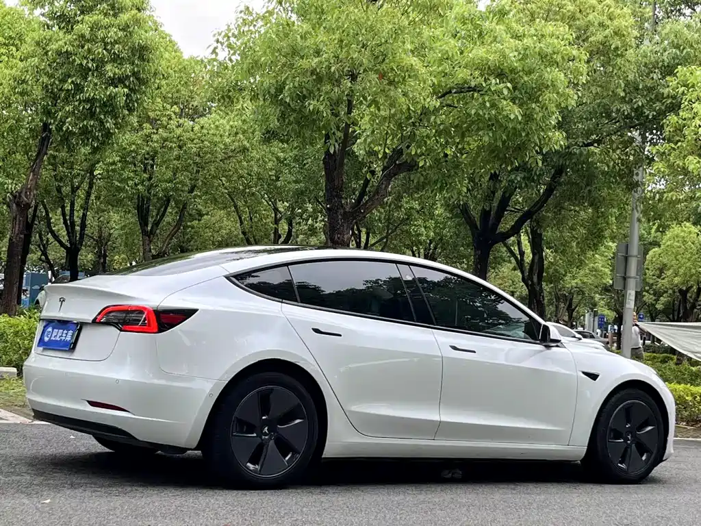 Tesla Model 3 2022 — фото 5