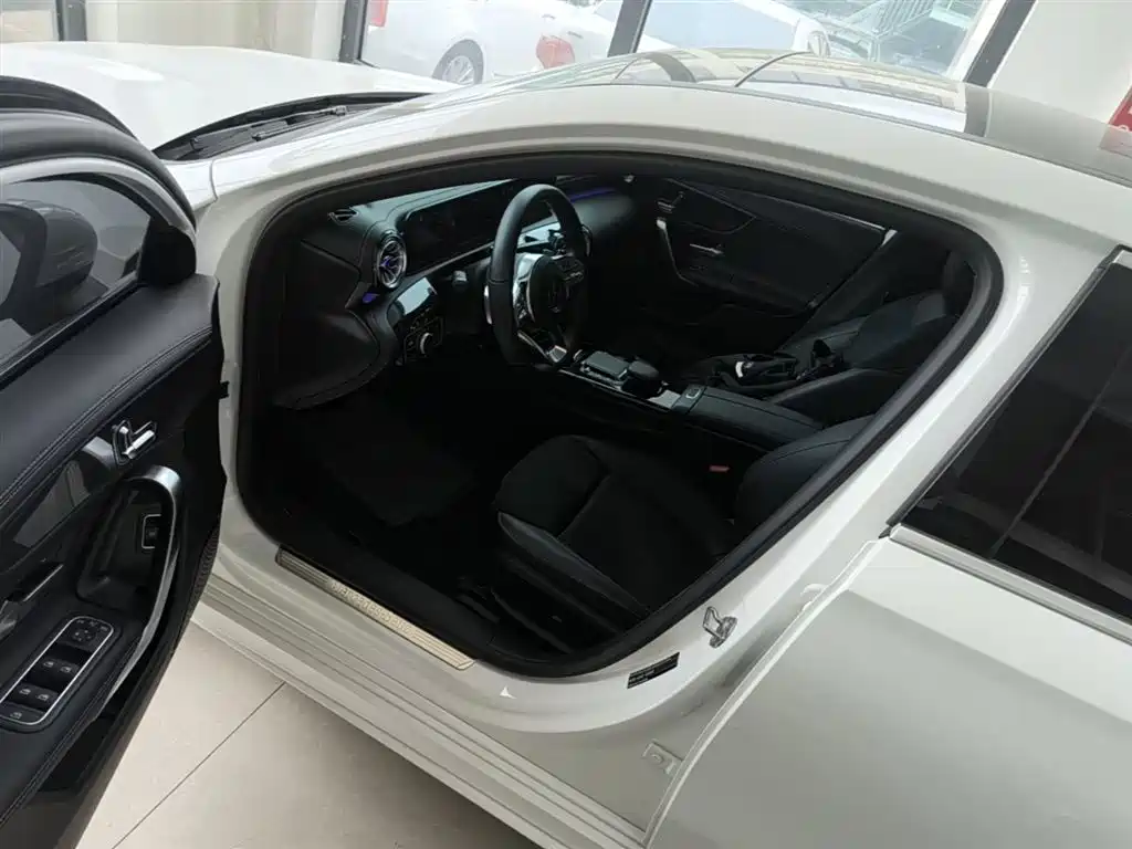 Mercedes-Benz A-Class 2023 — фото 16