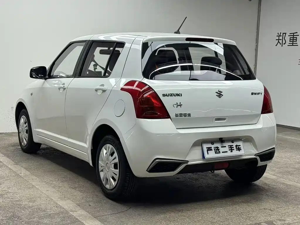 Suzuki Swift 2015 — фото 6