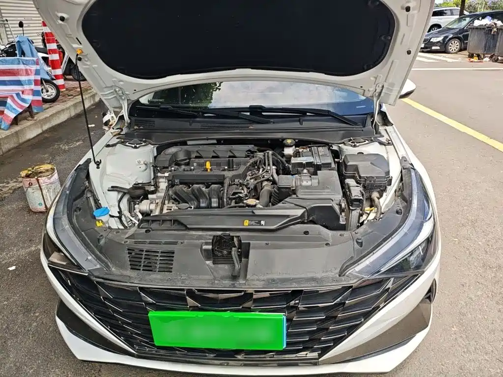 Hyundai Elantra 2023 — фото 11