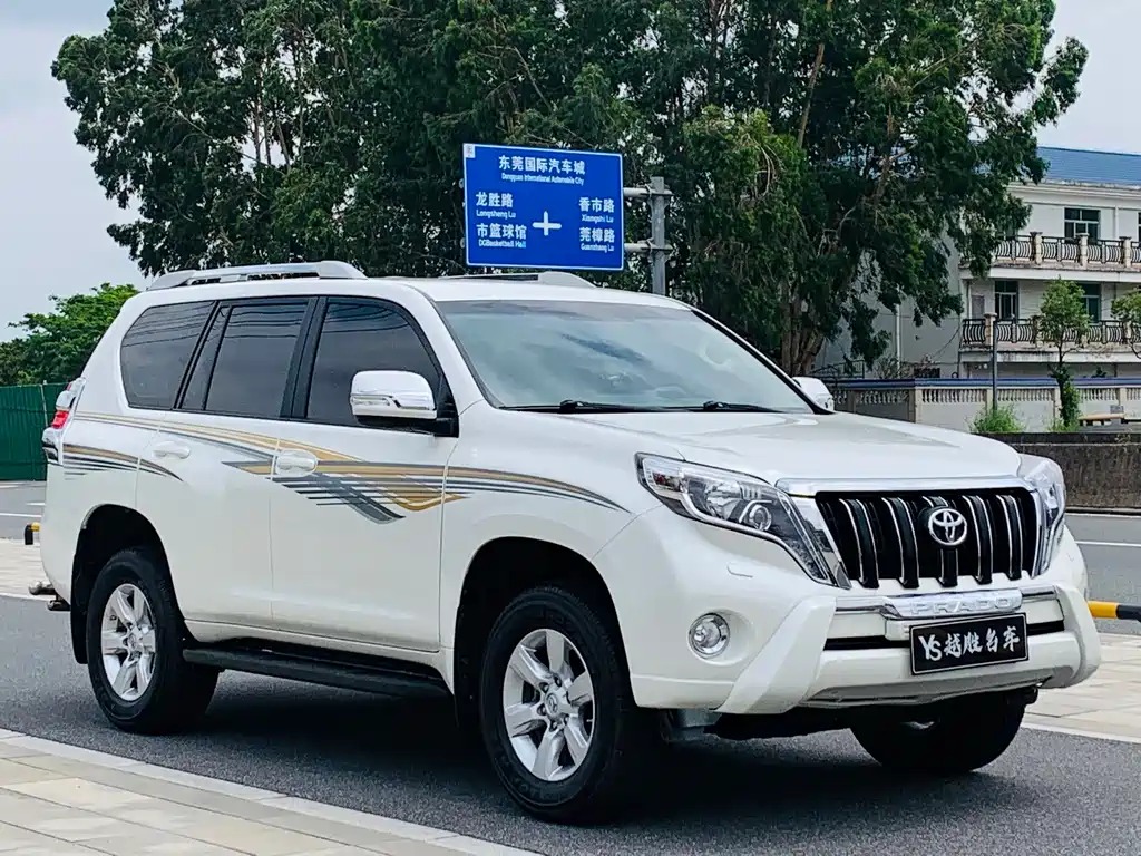 Toyota Prado 2015 — фото 6